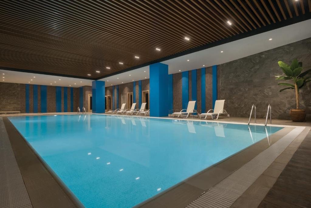 Нова Година 2027 в Истанбул - хотел TRYP by Wyndham 5* със собствен транспорт, 3 нощувки