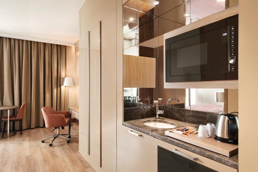Нова Година 2027 в Истанбул - хотел TRYP by Wyndham 5* със собствен транспорт, 3 нощувки